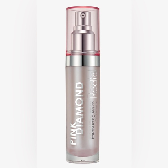 A triple-action flash radiance serum with an immediate skin-lifting effect. 30ml - Picture 1 of 3